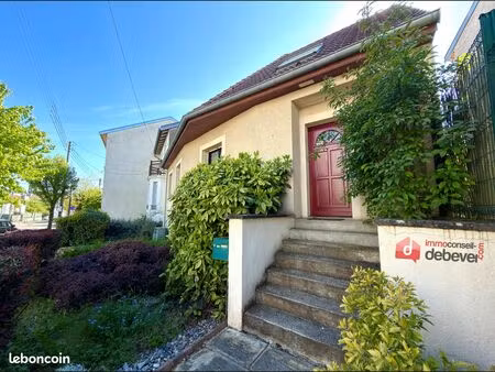maison 7 pièces 140 m²