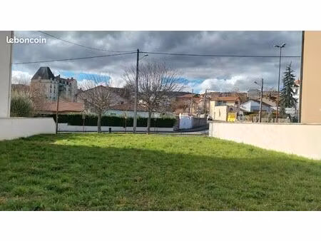 terrain chatelguyon 782m2 double acces