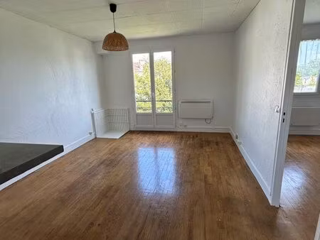 appartement 42m2 à billère faible charges copropriété