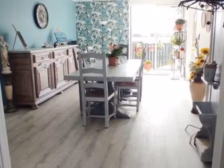 bel appartement très lumineux proche centre et commodités