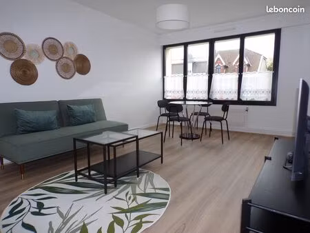 boulevard saly  appartement entièrement rénové à deux pas du centre ville