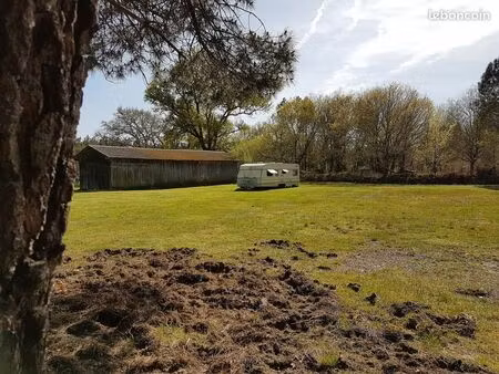 grange à rénover sur 4 hectares avec permis de construire accordé