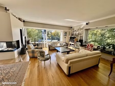 villa 7 pièces 220 m²