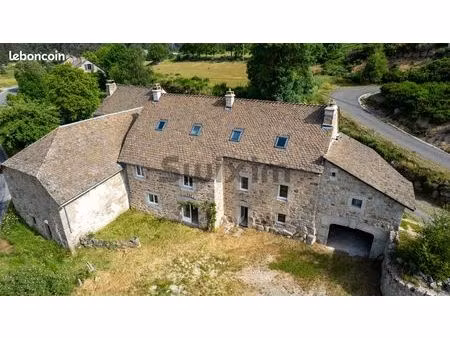 maison 11 pièces 220 m²