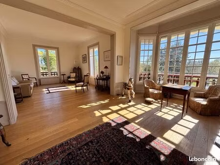 appartement 5 pièces 158 m²