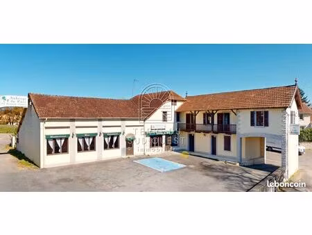 immeuble 16 pièces 378 m²