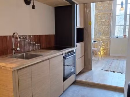 location 56m²  place croix rousse  idéal pour jeune famille ou colocation