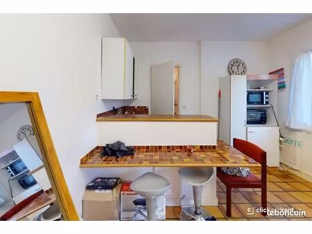 a louer studio meublé indépendant de plein pied proximité université  a 1km a vol d'oiseau