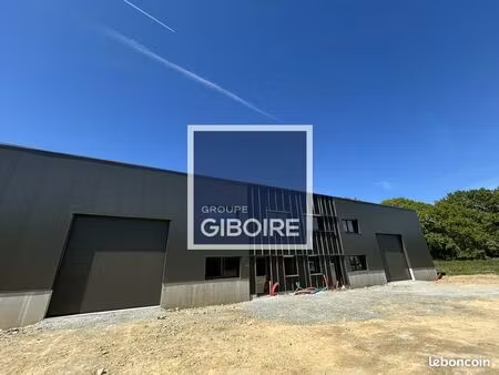 local d'activité 448 m²
