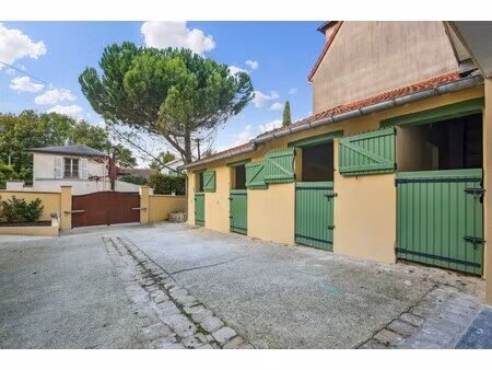 maison de luxe à vendre dans le quartier centre ville-jonchère