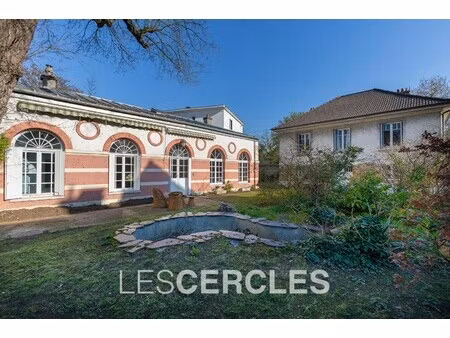 maison de luxe à vendre dans le quartier sud rer