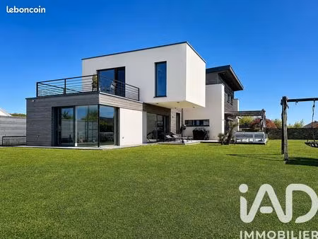 maison 8 pièces 256 m²