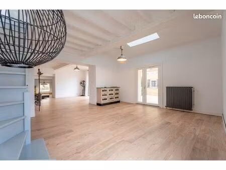 maison pierres dorées grande famille ou activité professionnelle