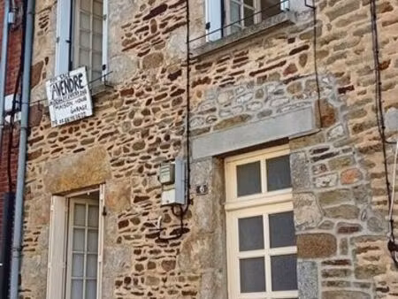 à vendre maison de bourg. couterne 61.410