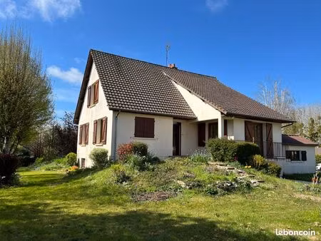 pavillon 8 pièces 136 m²