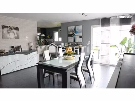 propriété 6 pièces 166 m²