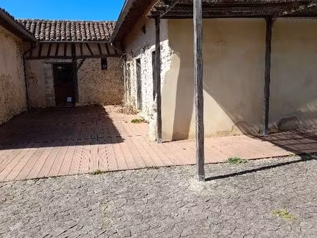 séduisante propriété de 200 m² d'1 hectare  avec acquisition possible d'ha supplémentaires