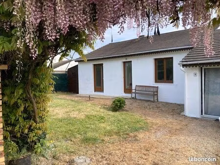 maison lumineuse - proches des commodités – jardin sans vis-à-vis – au calme