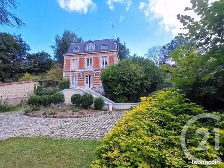 maison 8 pièces 200 m²