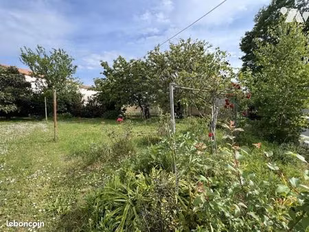 terrain 646 m² ste luce sur loire