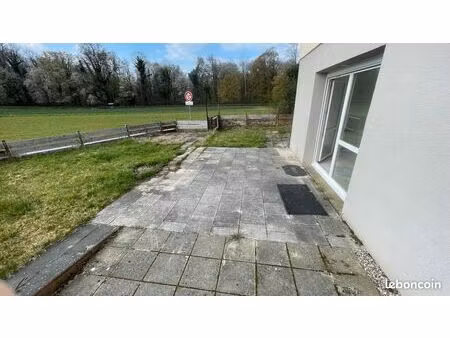 f3 avec jardin près du golf de hagenthal