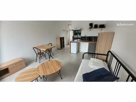 proche iut  très beau studio pour étudiant