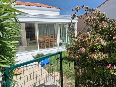 vends dans residence seniors maison f3