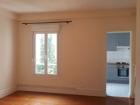 appartement 65m² centre ville eperrnay
