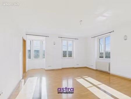 bel appartement t4 lumineux de 88m2