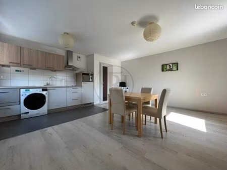 studio 1 pièce 35 m²