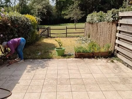vends appartement f3 rez de chaussée avec jardin privatif