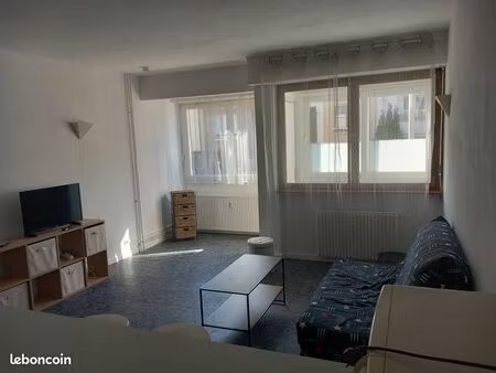 location studio meublée