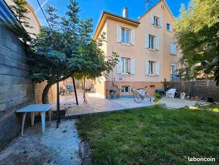 maison familiale agence s'abstenir