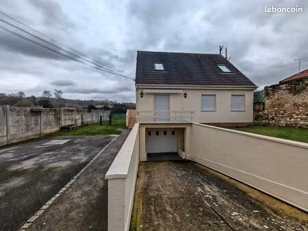 maison 4 chambres  2 salles de bain sous sol total