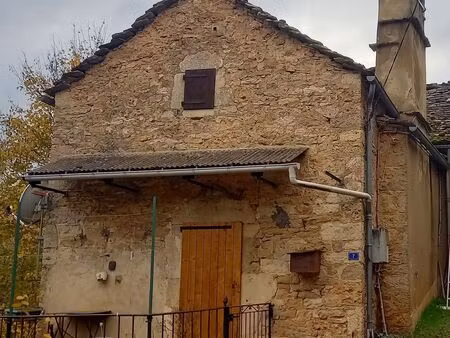 vend charmante petite maison d'environ 87 m2 au lieu-dit le mas requiran  banassac-canilha