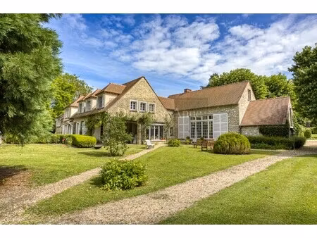 villa de luxe à vendre à montfort-l'amaury