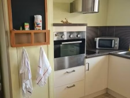 appartement très bien situé avec packing et garage