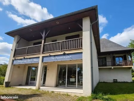 appartement 1 pièce 107 m²