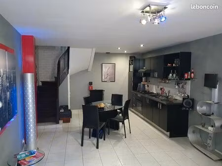 ? triplex rénové hyper-centre amboise 75 m²