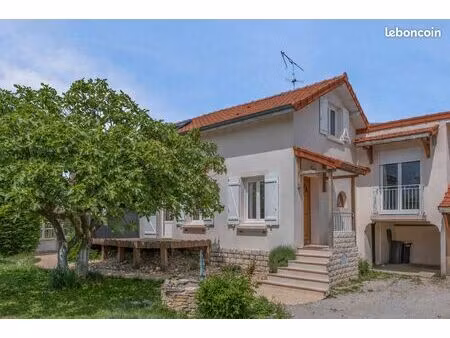 propriété 6 pièces 115 m²