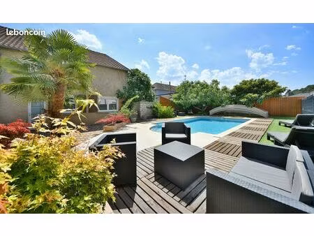 maison clouange 321m2 9 pièces avec piscine
