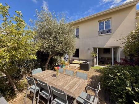 maison de luxe à vendre dans le quartier marceau-tivoli