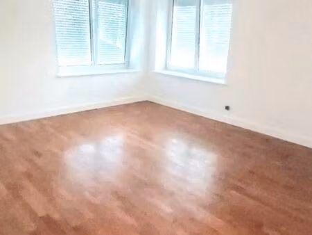 t3 70 m² au 2ᵉ étage – maison de maître – parquet – garage privatif