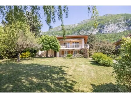 maison traditionnelle à vendre à veyrier-du-lac