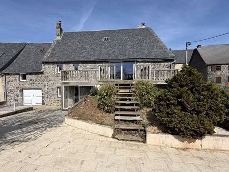 maison 160m² avec cachet  murs en pierres  couverture en ardoise  3 chambres  terrain clos