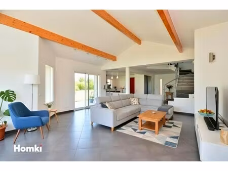 villa de luxe à vendre à villeneuve