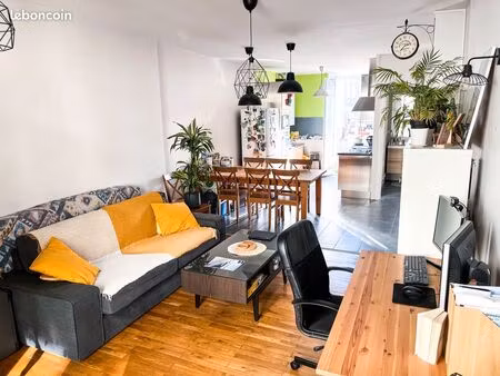 grand t2 bis traversant 65 m² – lumineux – 2 balcons – vue montagne - cœur de grenoble