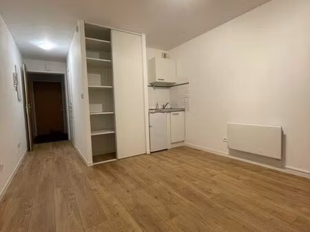 studio rénové résidence parking