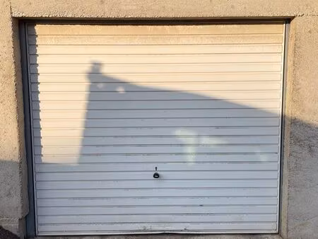 garage fermé et sain - fontoy