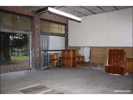 local 50m² au sol